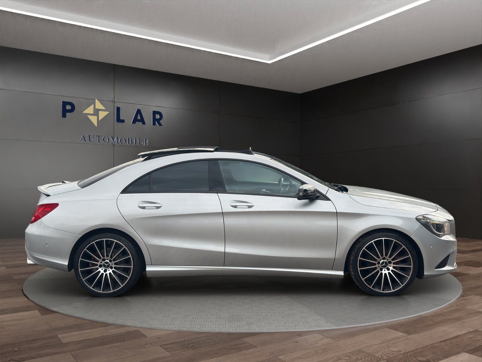 Fahrzeugabbildung Mercedes-Benz CLA 180 Pano/Automatik/Bi-Xen/Navi/Sitzheizung