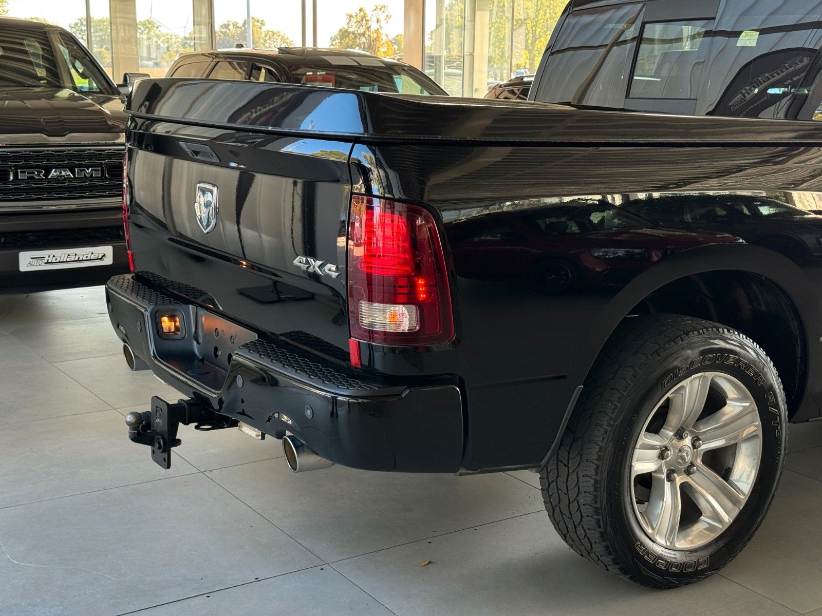 Fahrzeugabbildung Dodge RAM 5,7 Crew Cab Sport LPG 1Hand Deutsche EZ