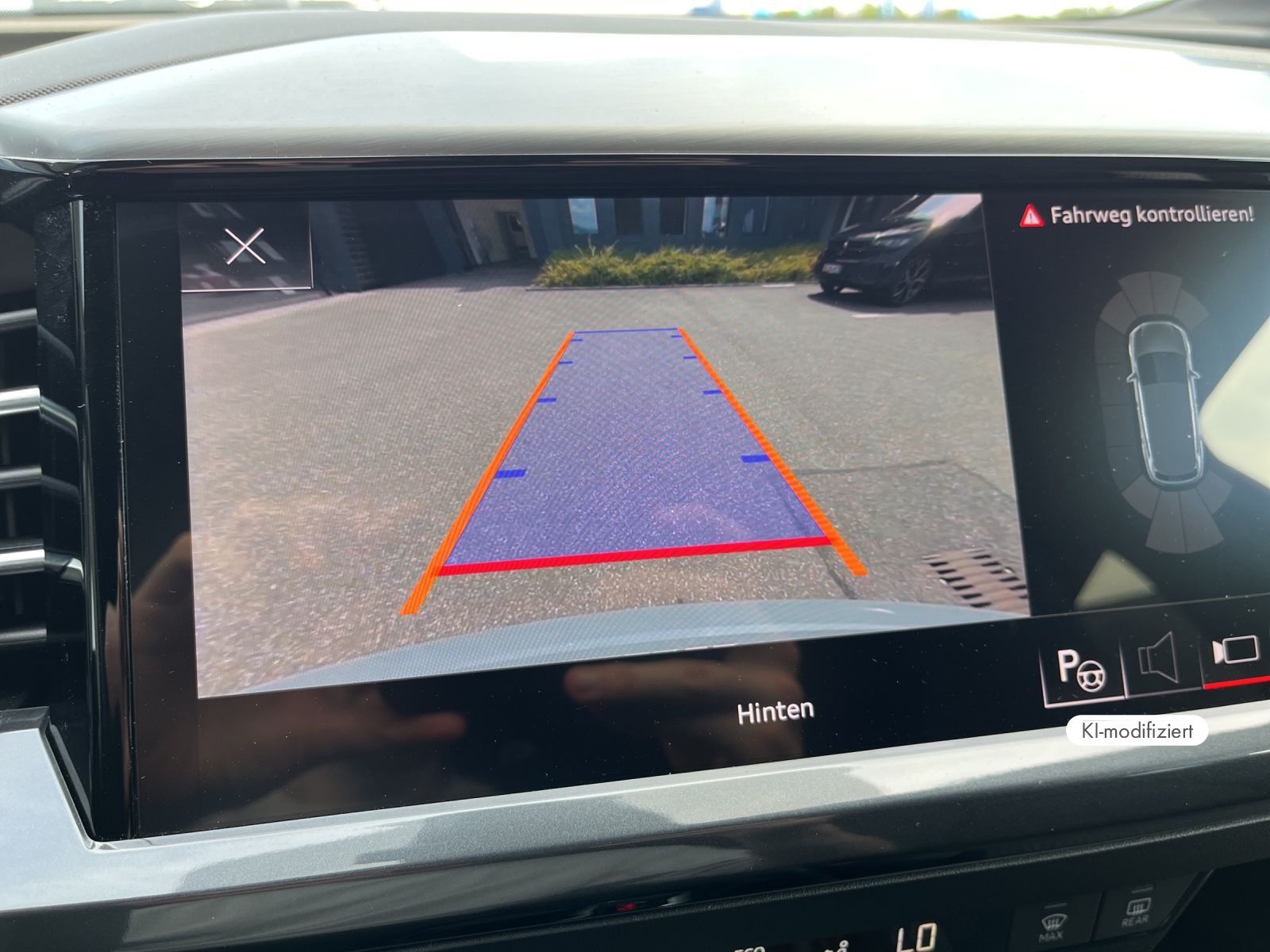 Audi Q4 e-tron 40 S line Int. NAVI AHK ACC EPH+ RFK foto 17