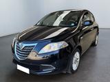 Lancia Ypsilon 1.2 69 cv Silver - Lancia Ypsilon Silver mit Benzin-Antrieb