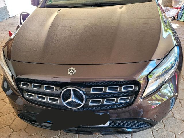 MERCEDES-BENZ Mercedes GLA 200  Soundsys+Panoramaschiebe...