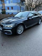 BMW 730d xDrive M/// VOLL EINPARKSCHLÜSSEL - BMW 7er Reihe Gebrauchtwagen in München