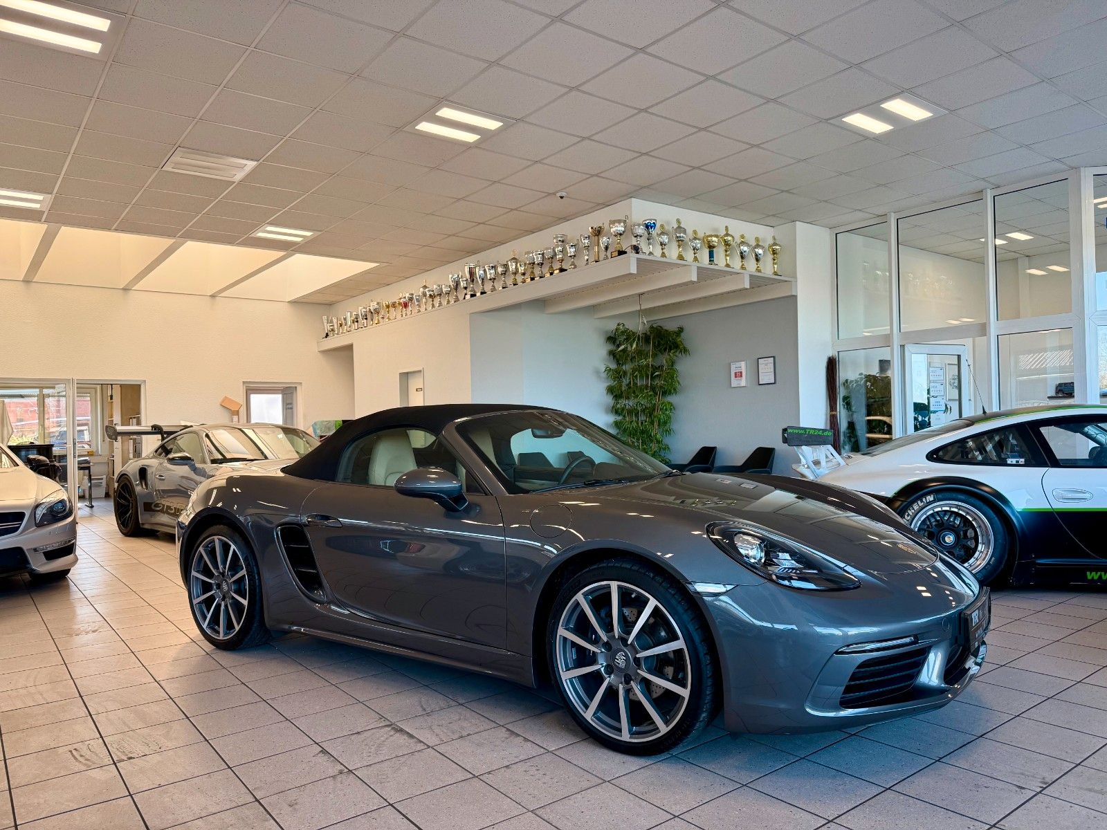 Fahrzeugabbildung Porsche 718 Boxster 20"Zoll / BOSE / Bi-Color / PCM-Navi