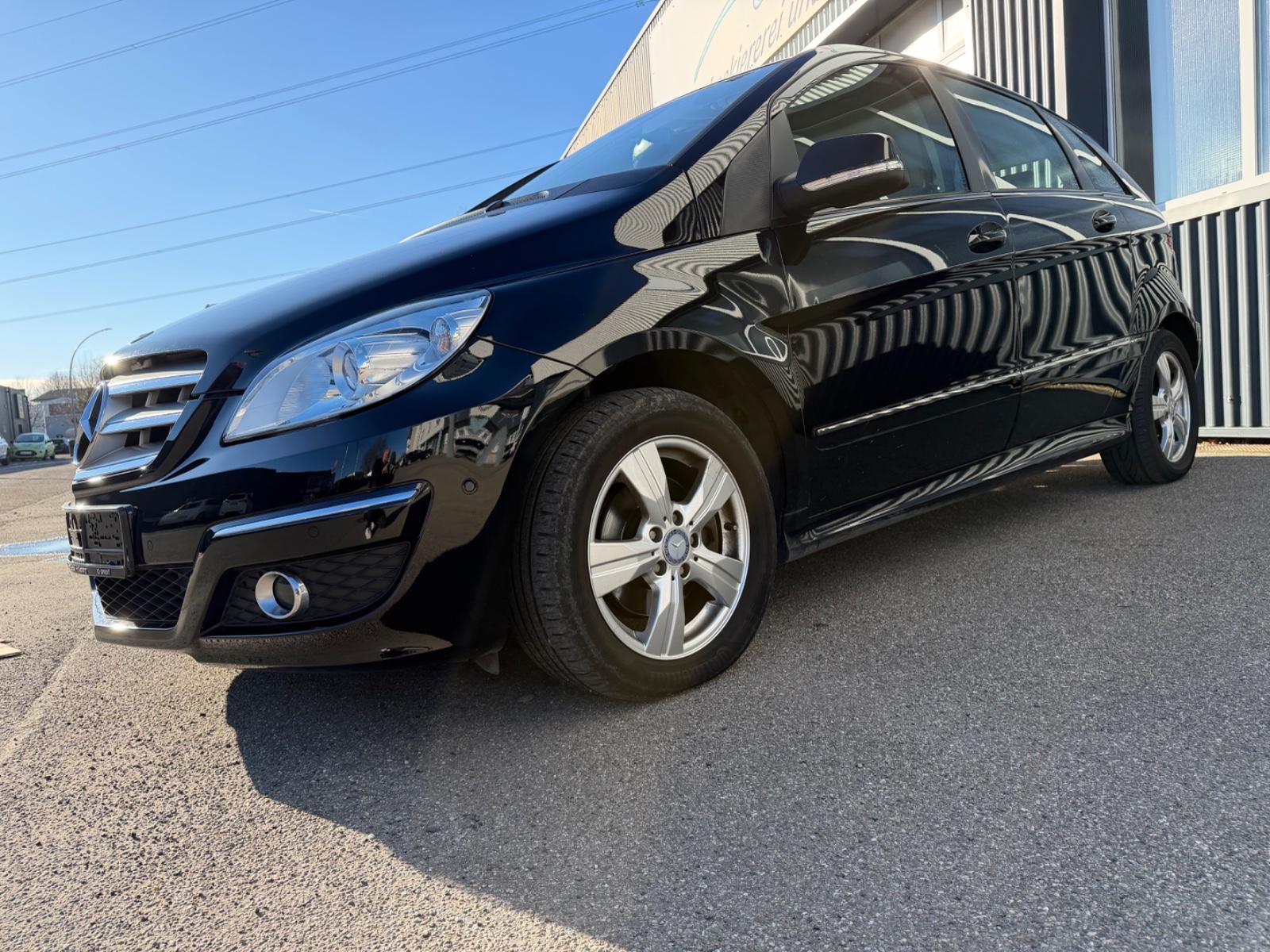 Mercedes-Benz B 200 *Auto*Klima*T Leder*Tüv Neu+Service*69000T