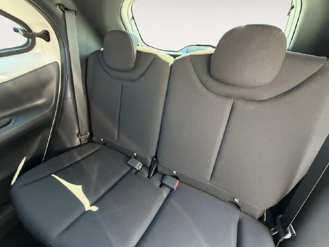 Fahrzeugabbildung Toyota Aygo X Play