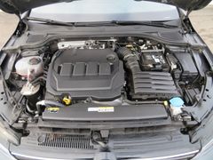 VW Golf VIII Variant 2.0TDI Life DSG Kamera LED Nav VW Golf VIII Variant 2.0TDI Life DSG Kamera LED Nav