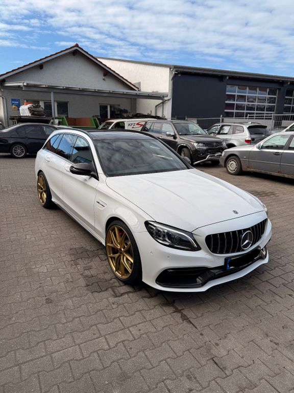 Mercedes-Benz C 63 AMG
