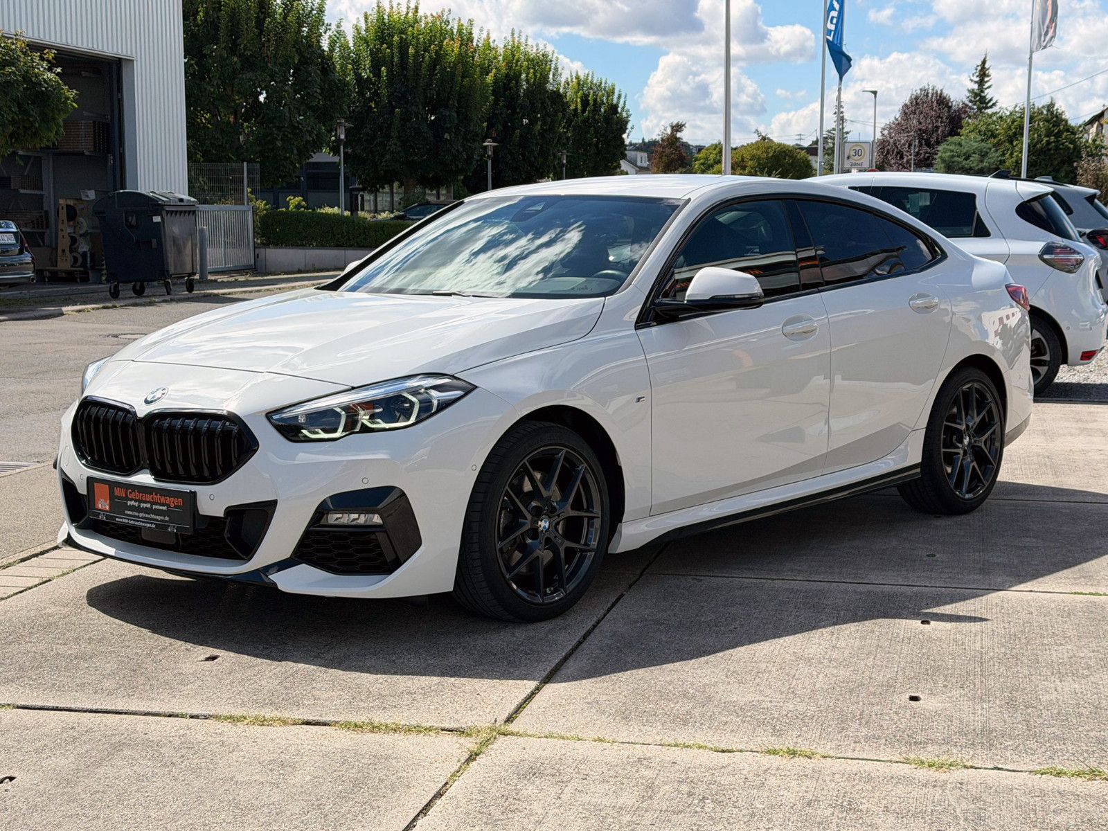 Fahrzeugabbildung BMW 220i Gran Coupé Steptr. M-Sport LED H&K KAM SHZ