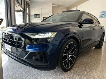 Audi Q8 - 1