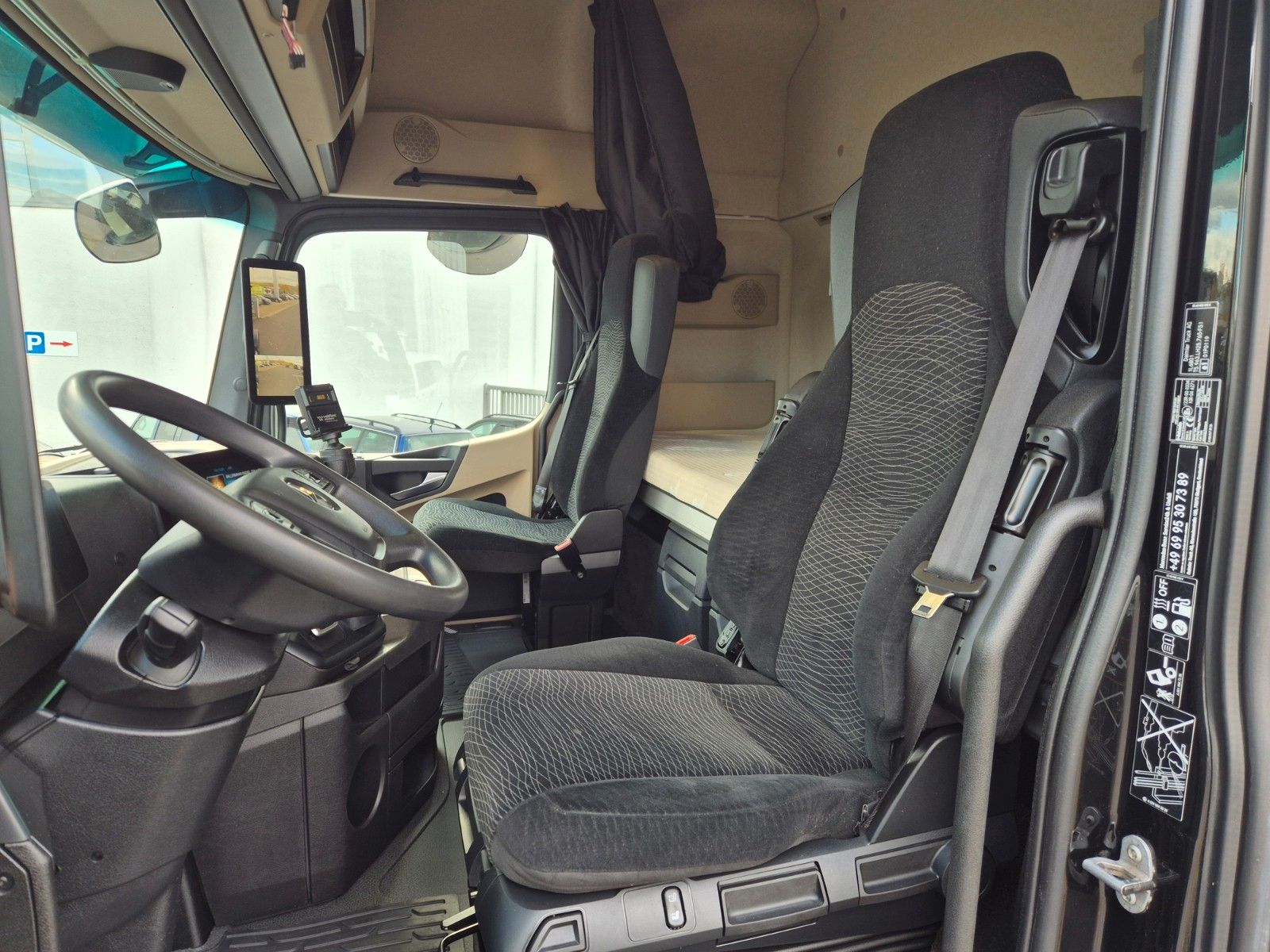 Fahrzeugabbildung Mercedes-Benz Actros 1848 LS Hydraulik Reatarder Standklima