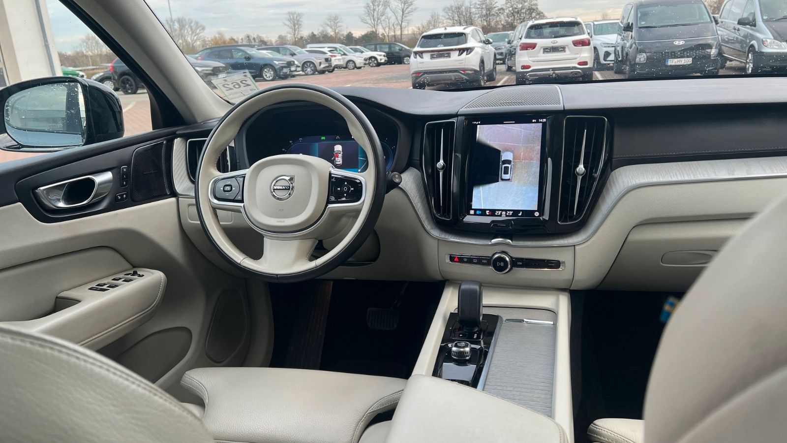 Fahrzeugabbildung Volvo XC60 B5 D Ultimate Dark AWD*360°*AHK*HUD*LUFT*