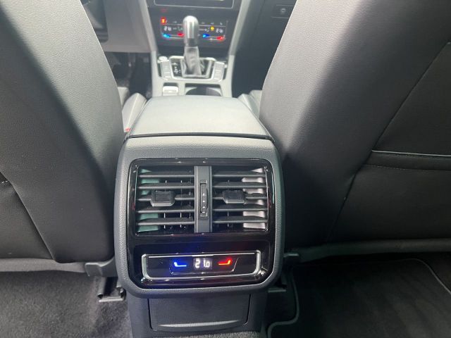 Passat Variant 2.0 TDI Elegance Bluetooth Navi