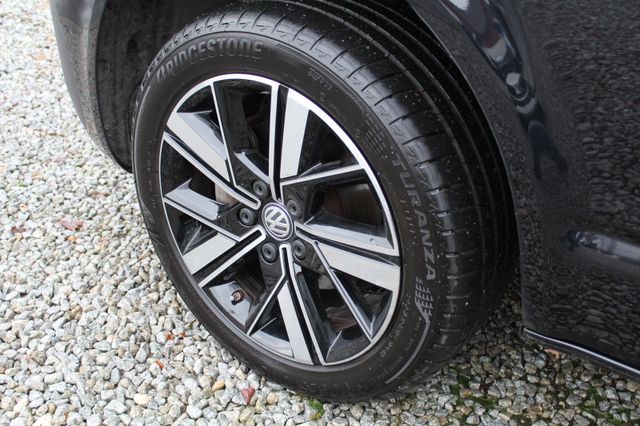 Volkswagen T6.1 Caravelle LR Lang 150PS DSG LED AHK Standhz