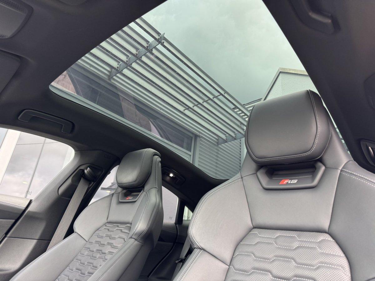 Audi e-tron RS GT quattro Carbon Top-View Headup 21Zo