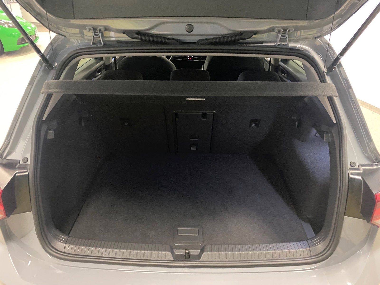 Fahrzeugabbildung Volkswagen Golf 1.5 eTSI OPF 110kW DSG Life+NAVI+KAMERA+ACC