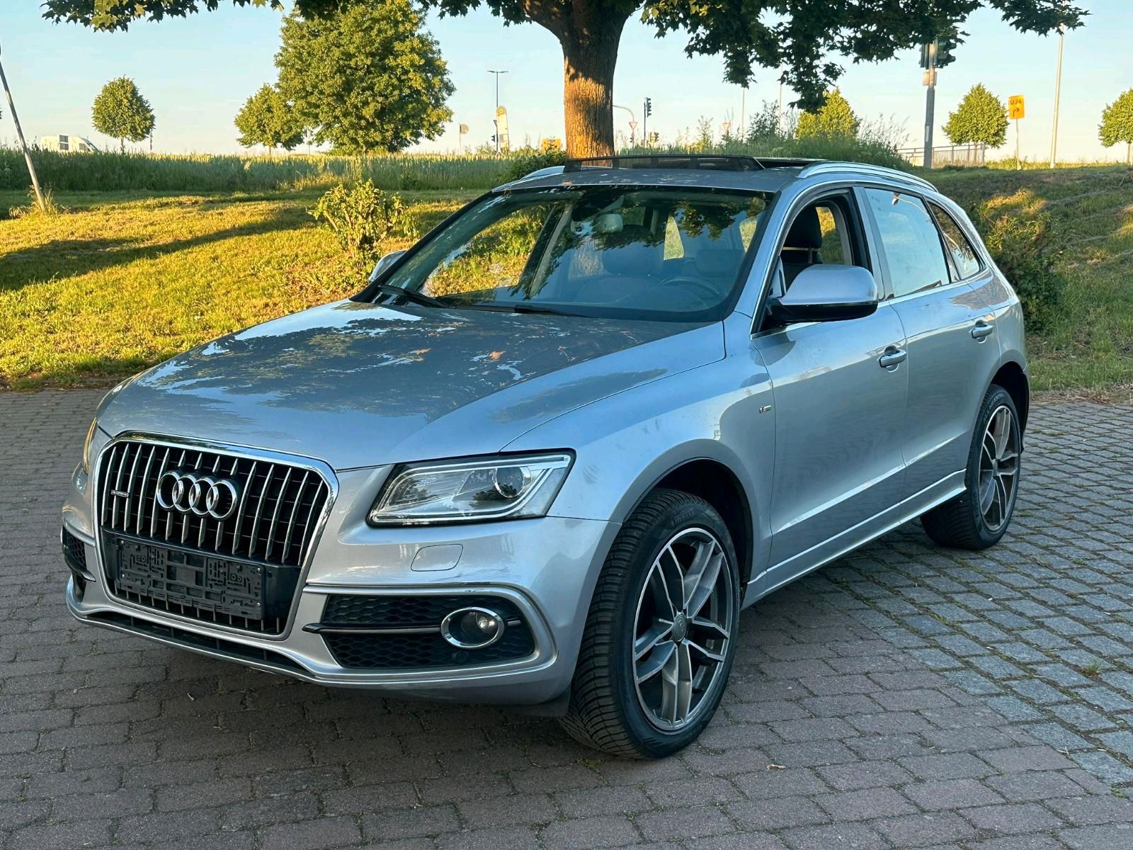 AUDI Audi Q5 Quattro/Pano/Xenon/Leder /245 PS