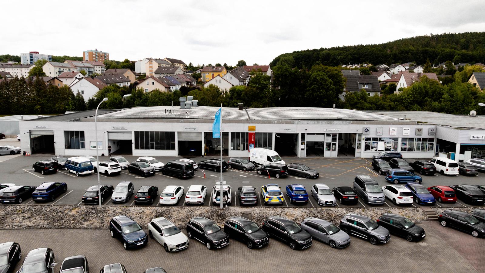 showroom-image-top