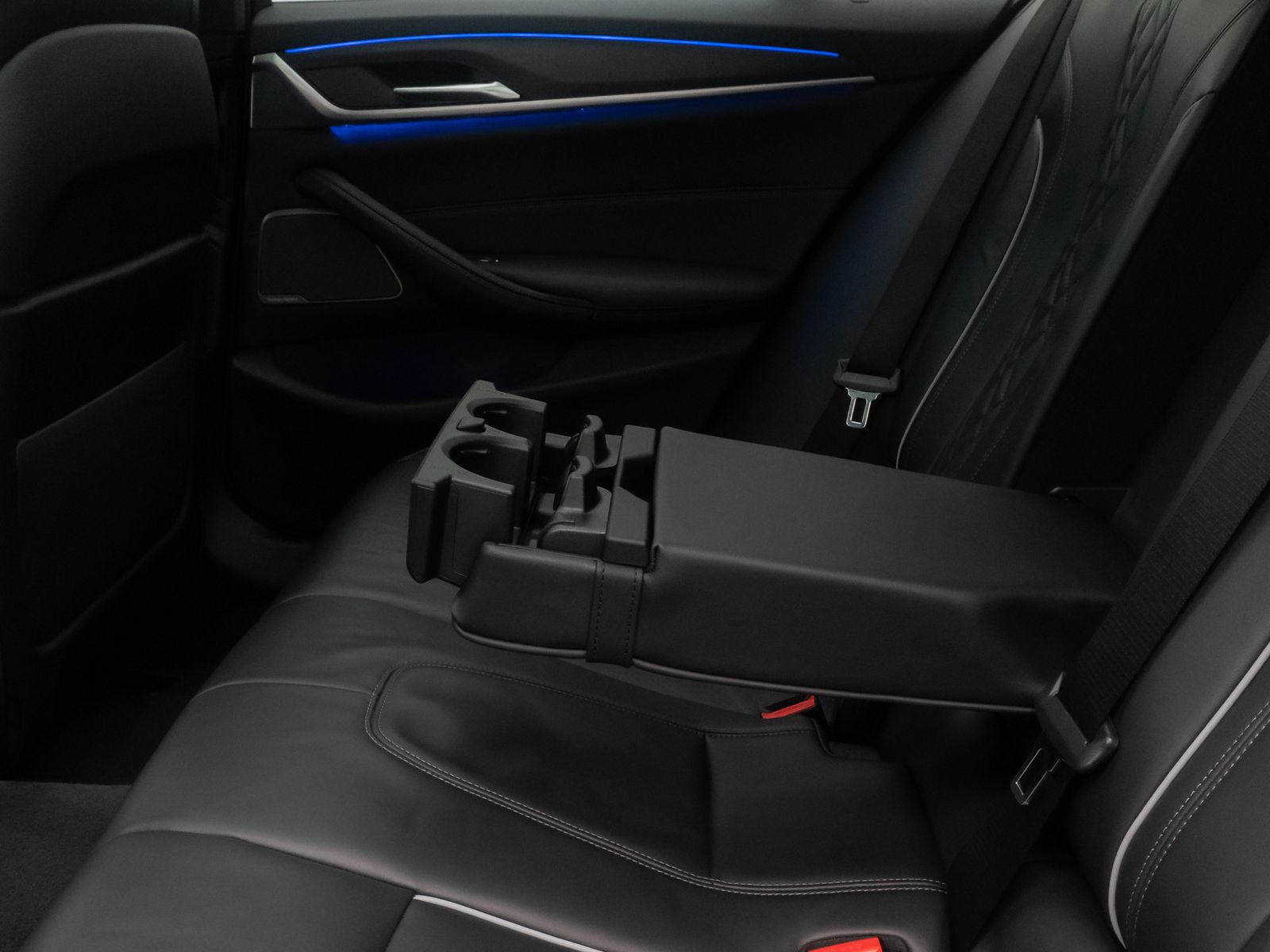 Fahrzeugabbildung BMW 540i xD M Sport Laser HUD DAB H/K Kamera Panoram