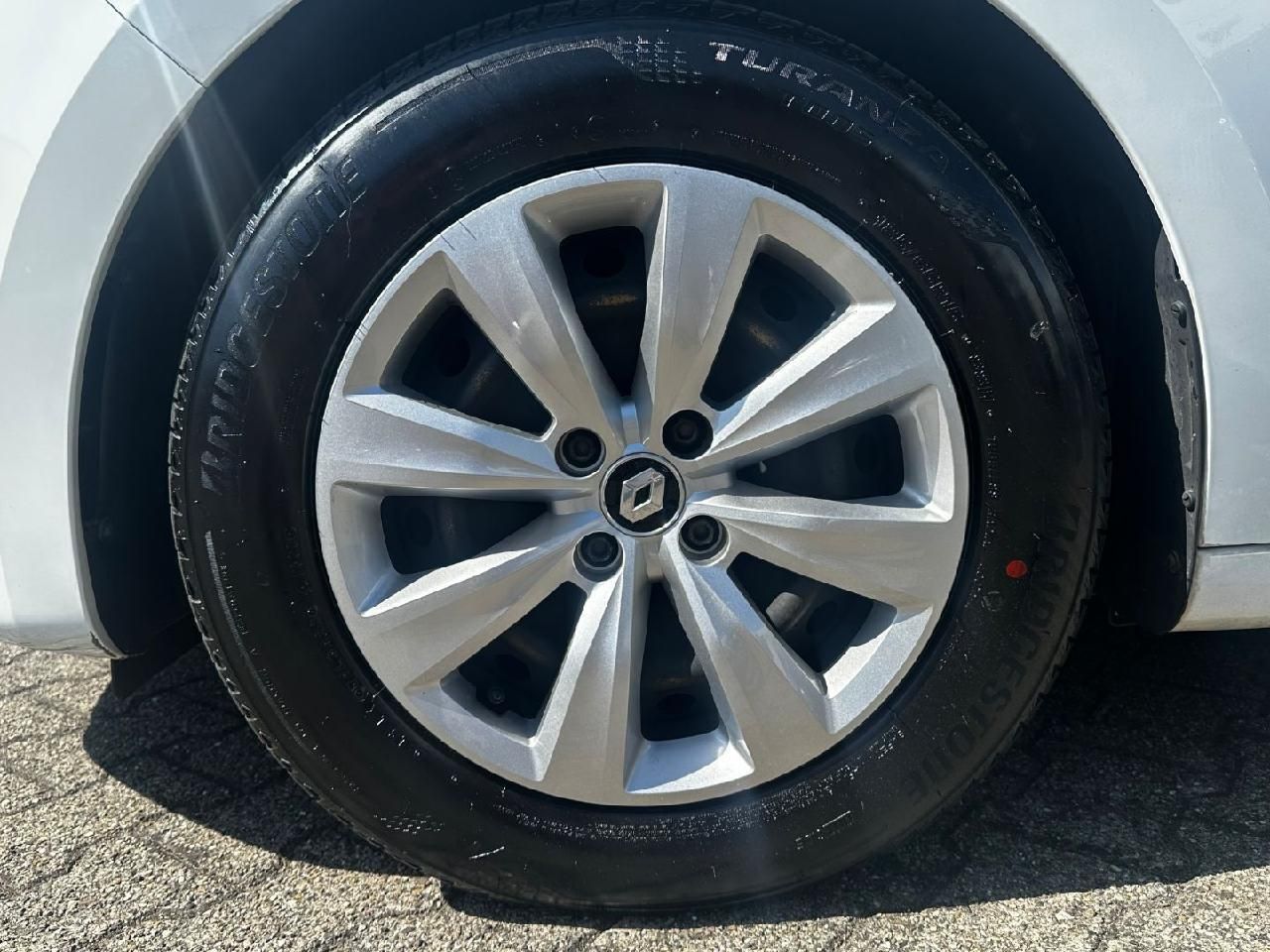 Fahrzeugabbildung Renault Clio Life SCe 65