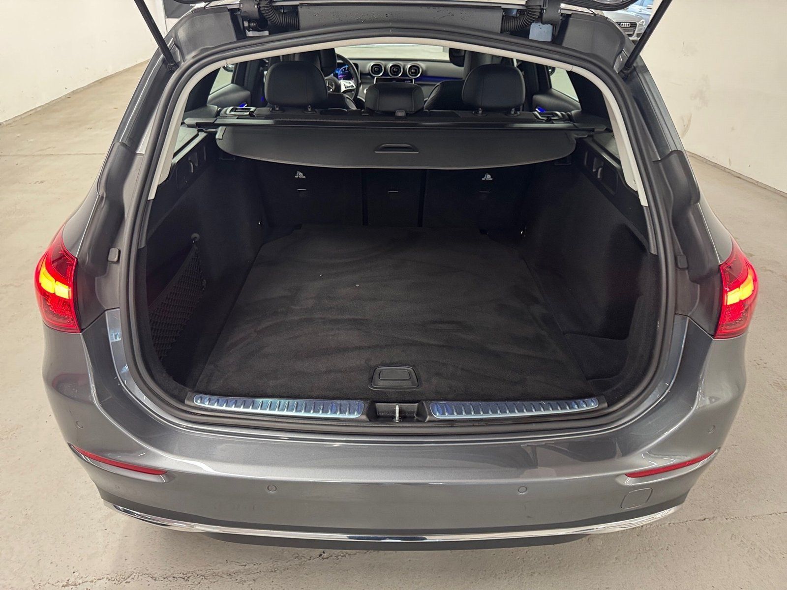 Fahrzeugabbildung Mercedes-Benz C 200 T Avantgarde*LED*AHK*Kamera*Ambientebel.