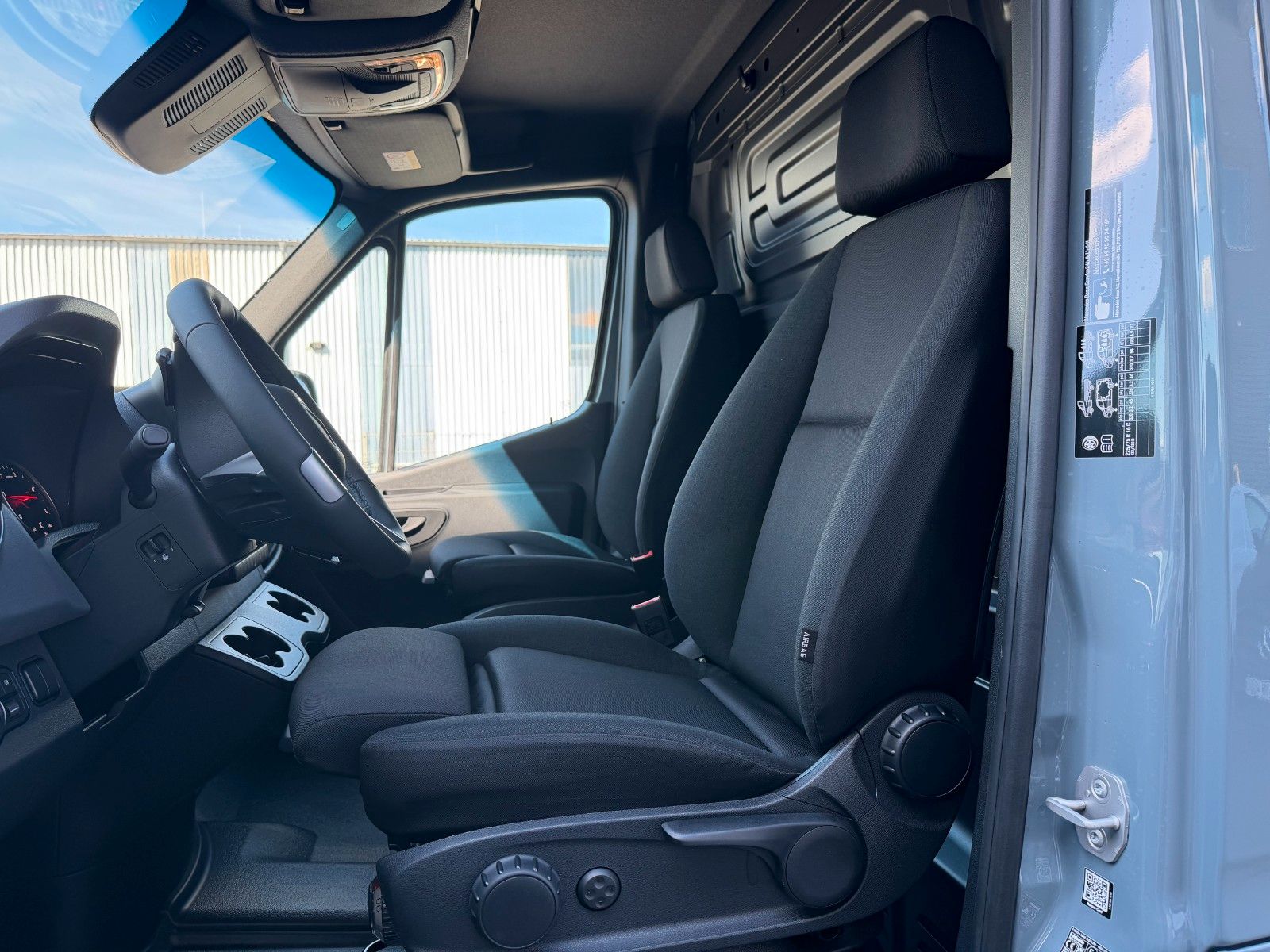 Fahrzeugabbildung Mercedes-Benz Sprinter 419 CDI 4x4 Extralang AHK Stdheiz