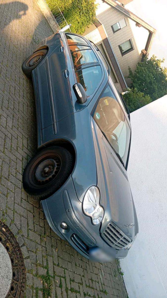 Mercedes-Benz C200 2007 — rear view