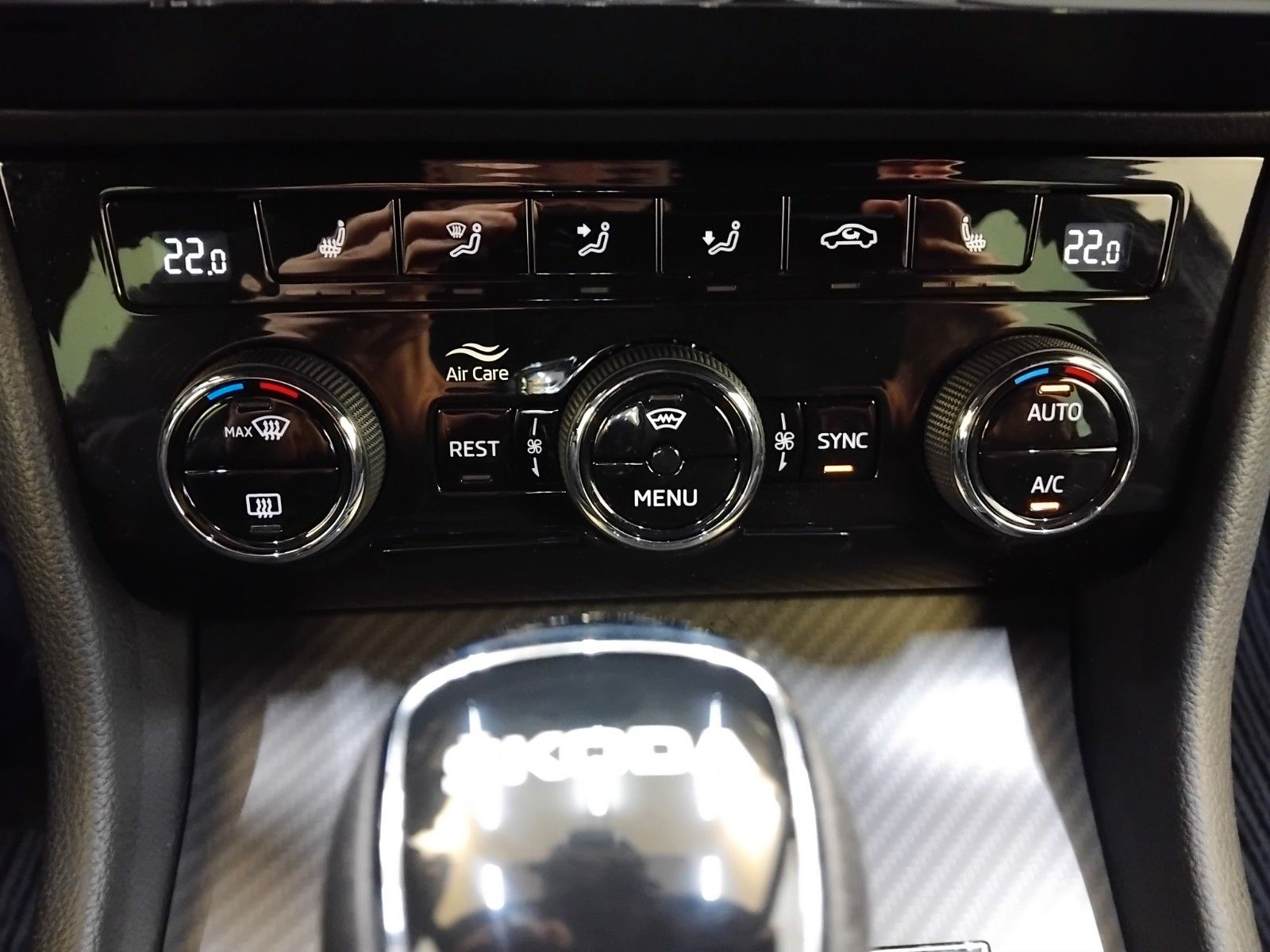 Skoda Superb (05/2023, Benzin)