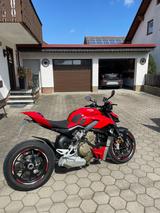 Ducati Streetfighter V4 - Offers