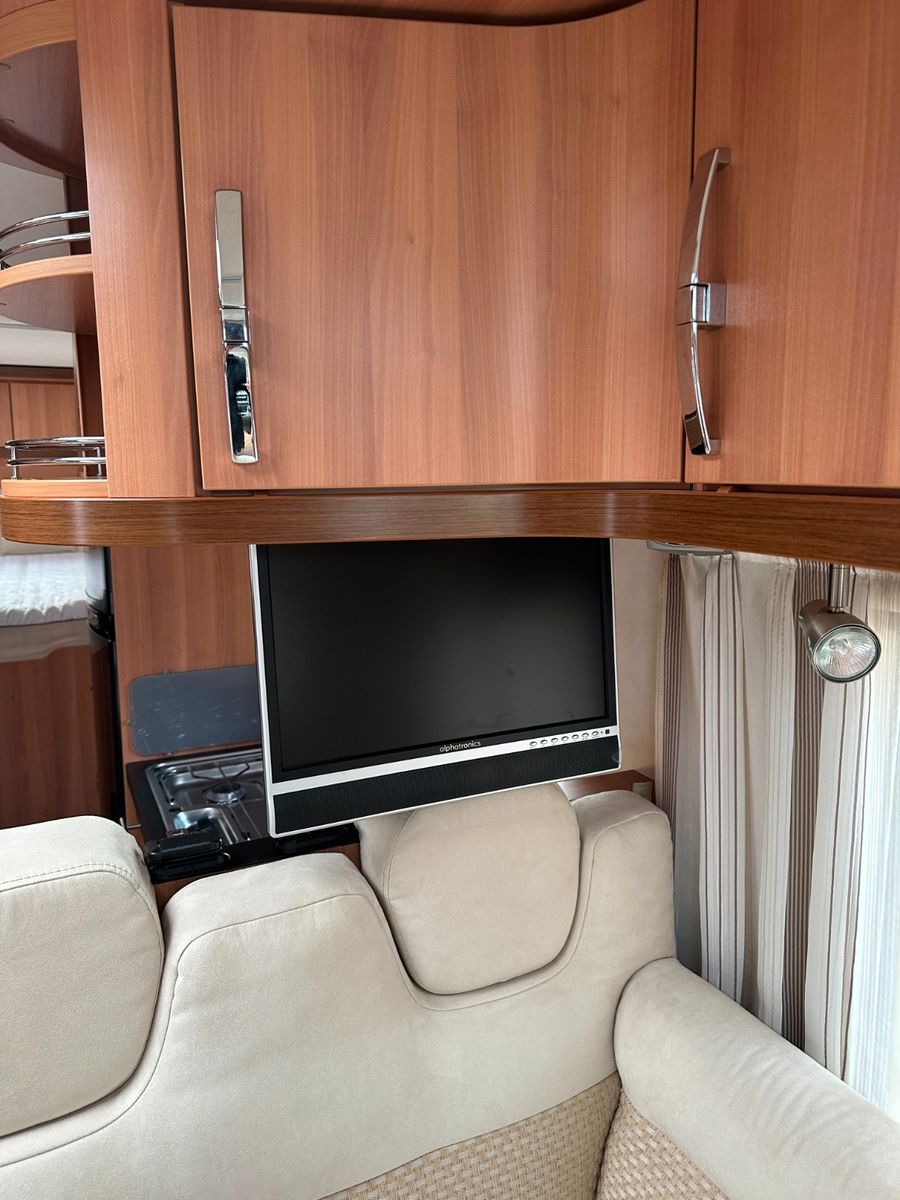 Fahrzeugabbildung HYMER / ERIBA / HYMERCAR T 614 CL exclusive line *super Ausstattung*