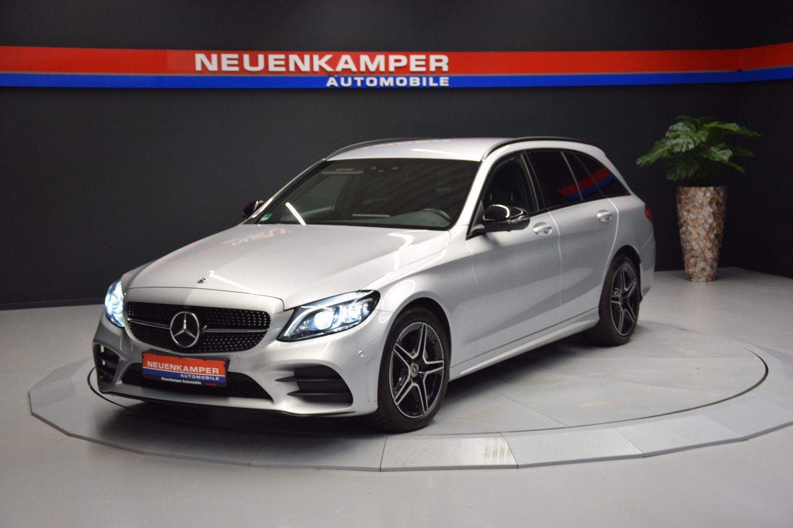 Fahrzeugabbildung Mercedes-Benz C 200 C T-Modell C 200 4Matic Vollleder ACC 360°