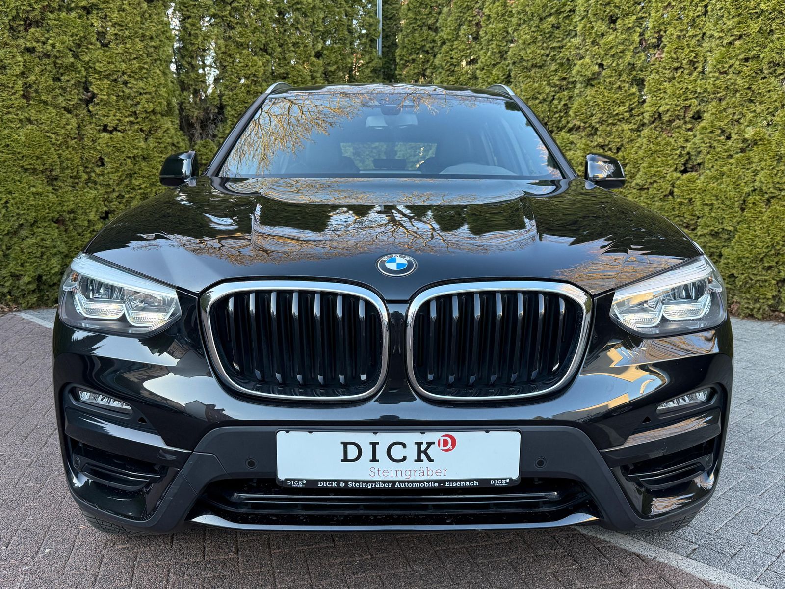 Fahrzeugabbildung BMW X3 xDrive Aut. 20i LED+NAVI+SHZ+LIVE+SPORT+LEDER