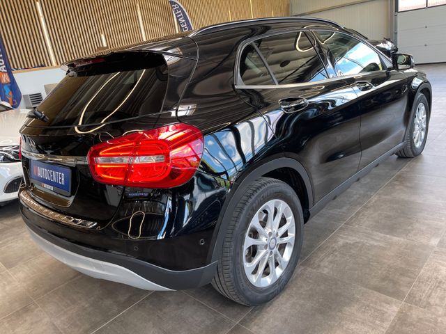 Mercedes-Benz GLA 200 7G-DCT Style *NAVI*XENON*SHZ*TEMPOMAT*