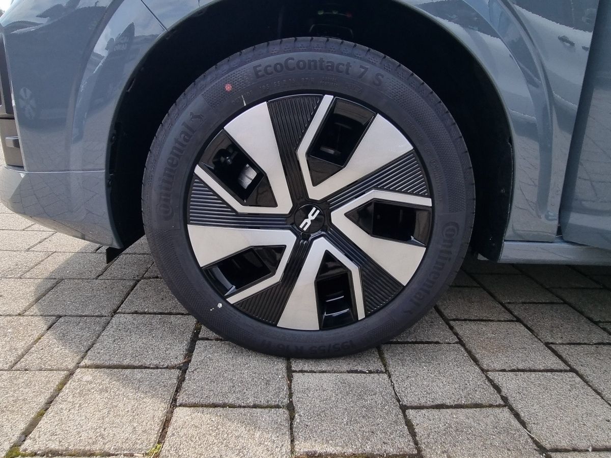 Fahrzeugabbildung Dacia Sandero Expression TCe 100