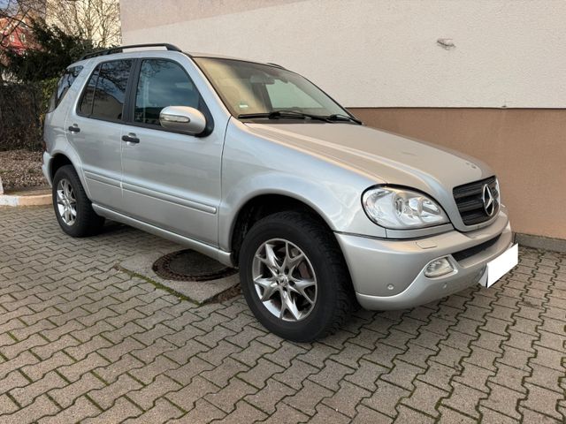 Mercedes-Benz ML 350 7 Sitzer Navi Leder Tempomat AHK SHZ