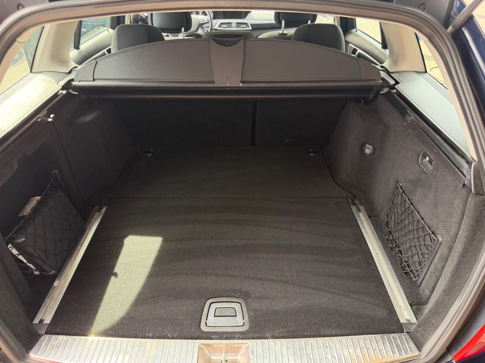 Mercedes-Benz C200 2011 — photo 22