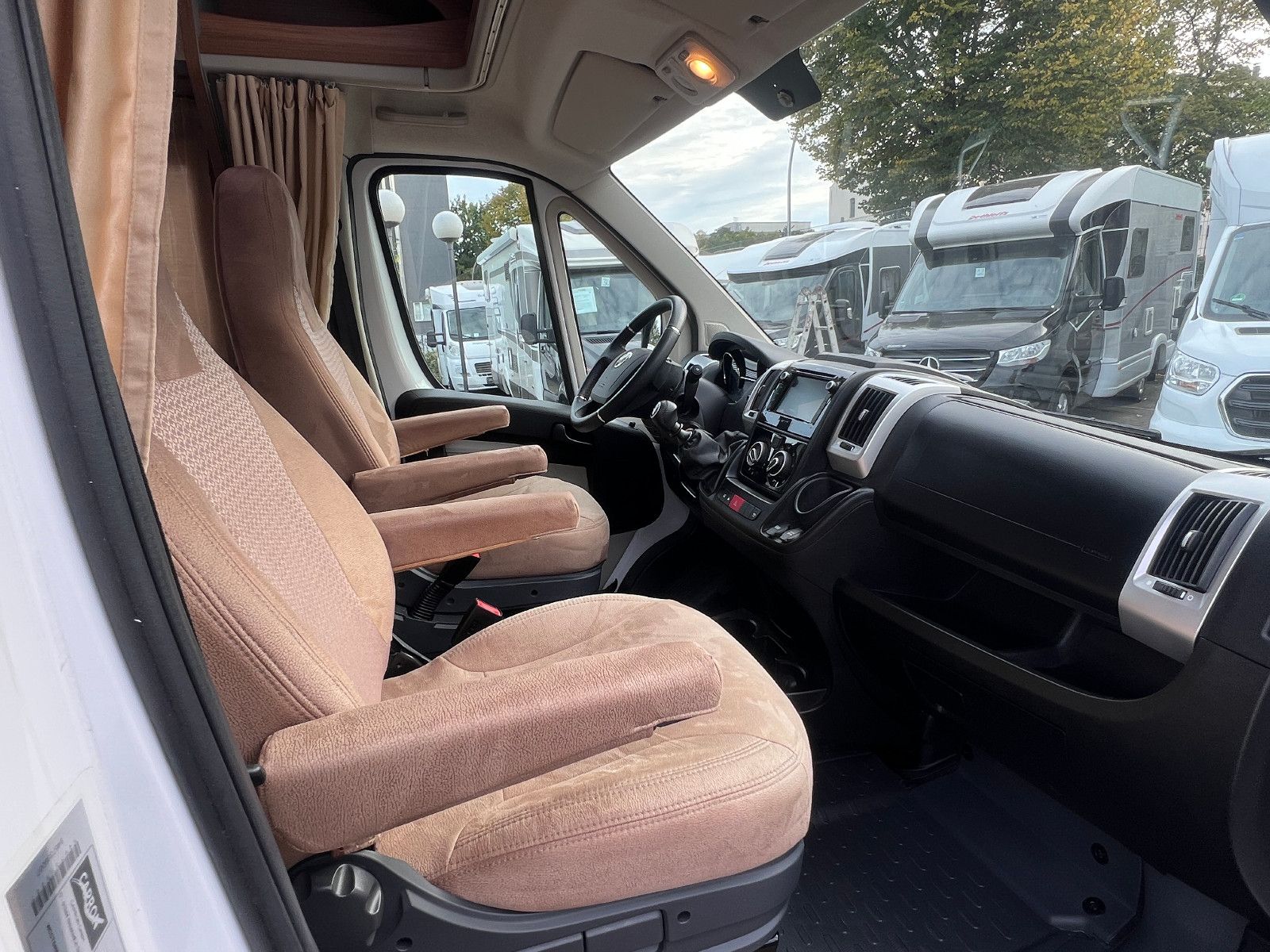 Fahrzeugabbildung Carado T 348 FIAT DUCATO 150 PS *1.HAND*DACHKLIMA*