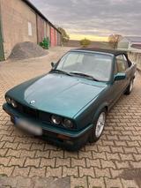 BMW E30 Cabrio 320i NFL Lagunengrün-met. /... - BMW 320 aus 1991