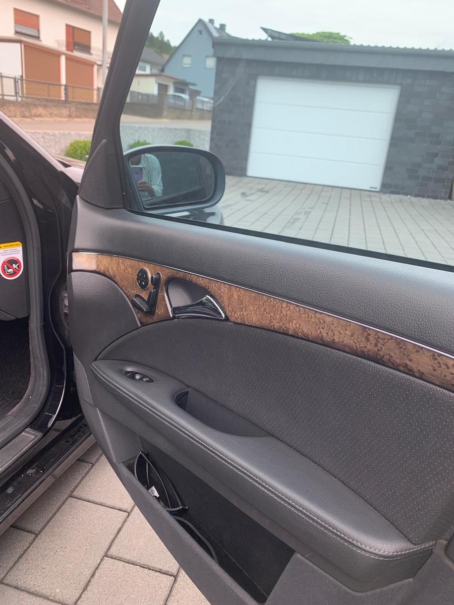 Mercedes-Benz E320 2005 — photo 8