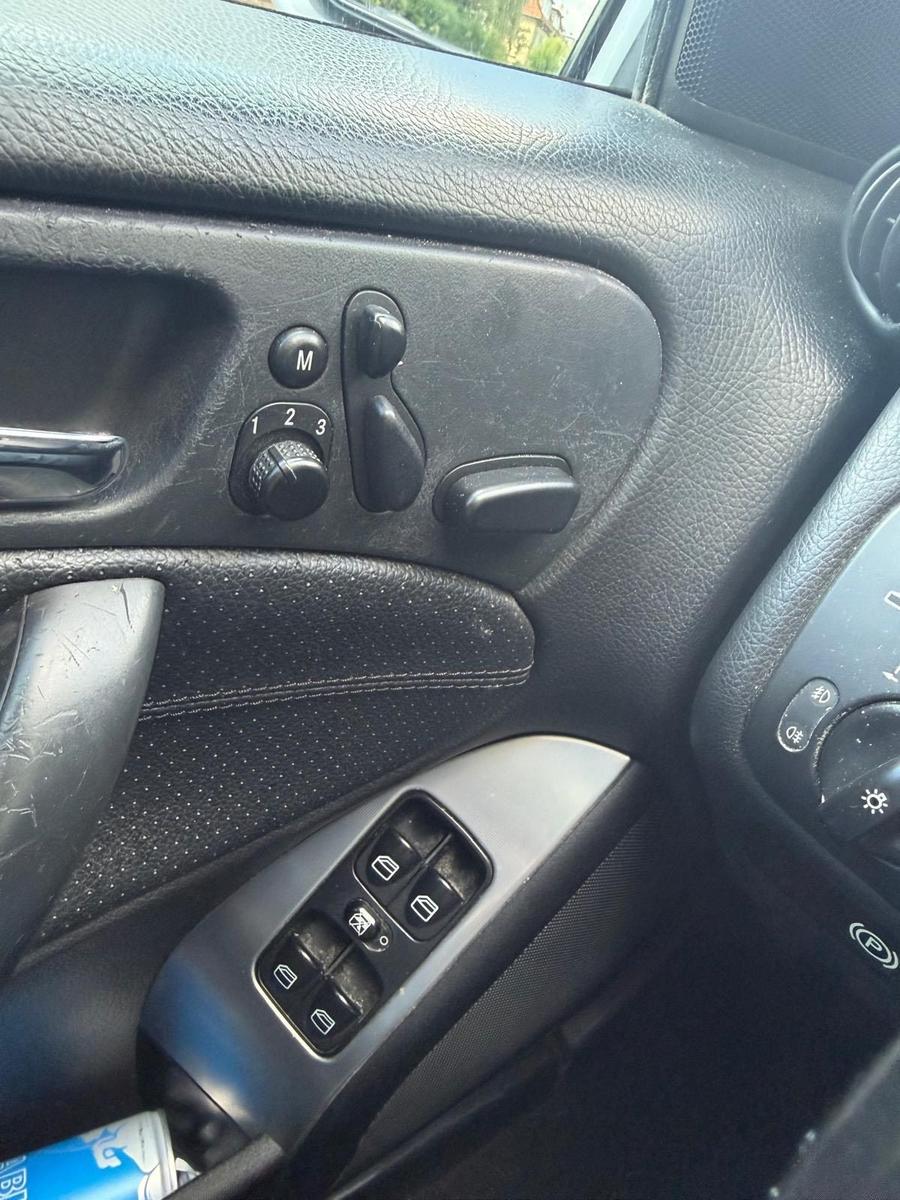 Mercedes-Benz C200 2004 — photo 9