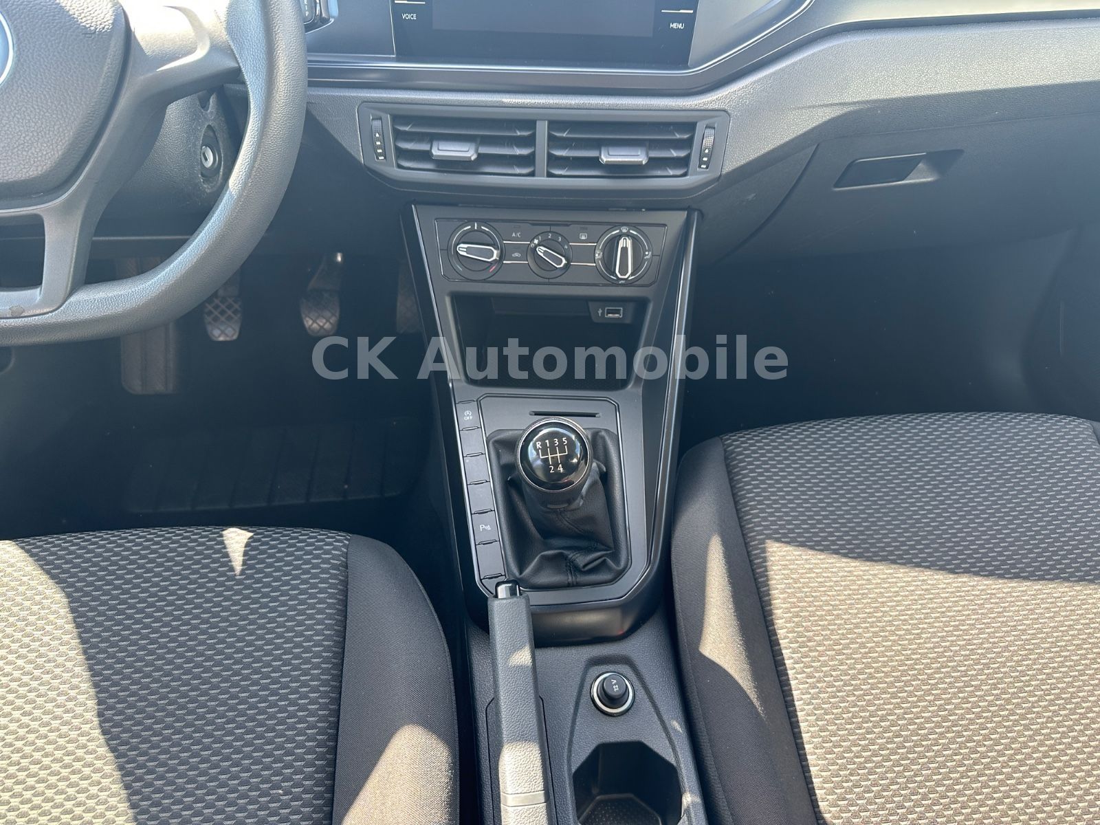 Fahrzeugabbildung Volkswagen Polo VI Trendline 1.0 BMT/Klima/Navi/PDC