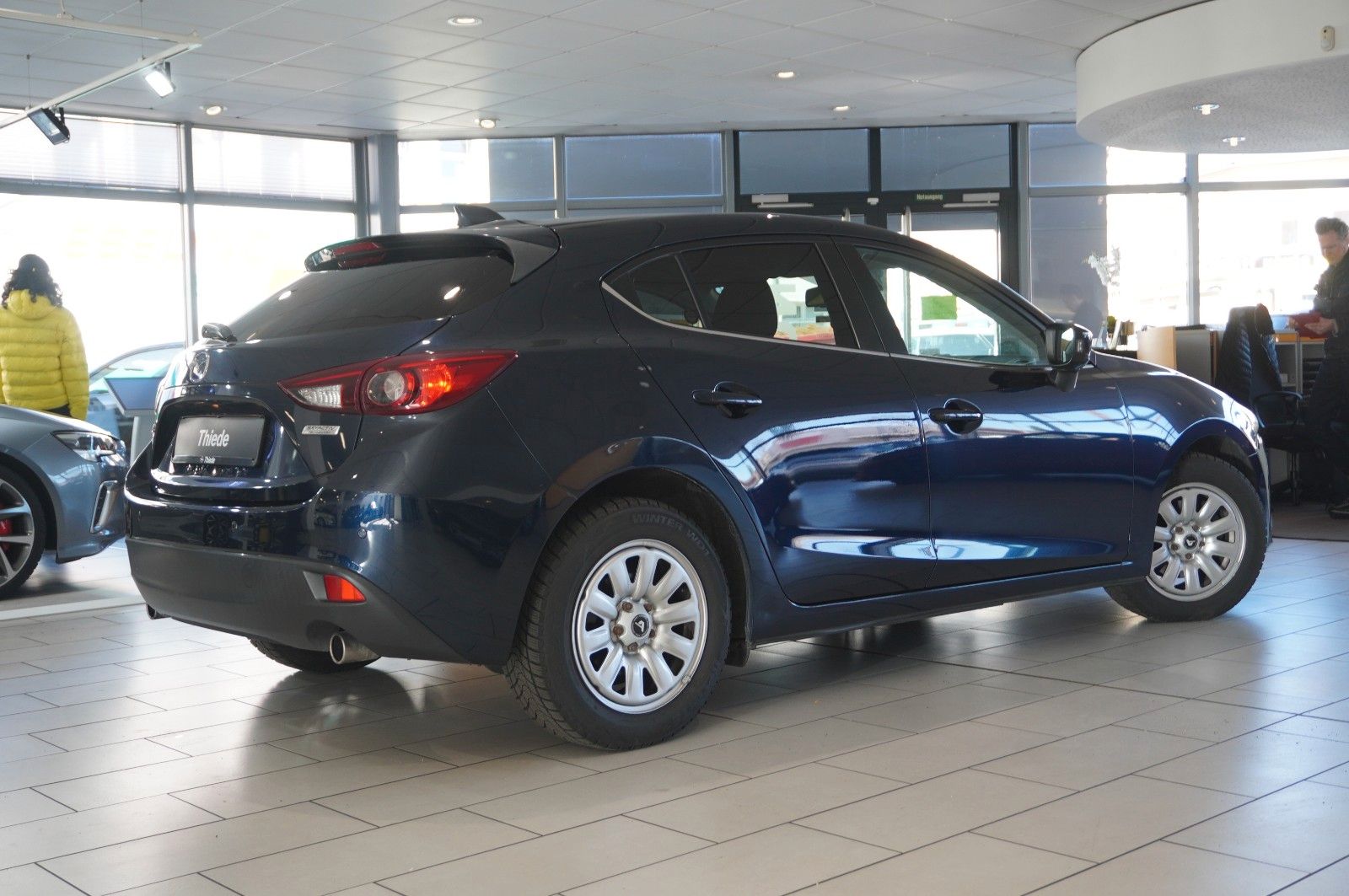 Fahrzeugabbildung Mazda 3 Lim. 2.0 SKYACTIVE VISION KLIMA/SHZ/PDC/TEMP.