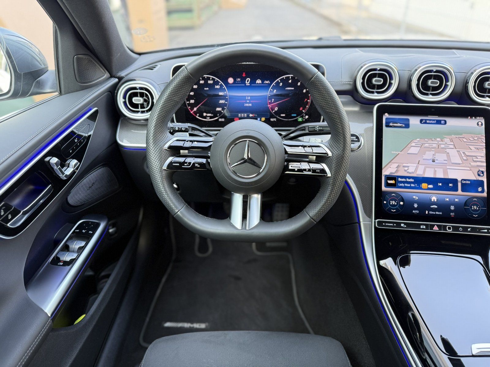 Fahrzeugabbildung Mercedes-Benz C 200 T AMG*DISTRONIC*360°*DIGITALLIGHT*KEYLESS*