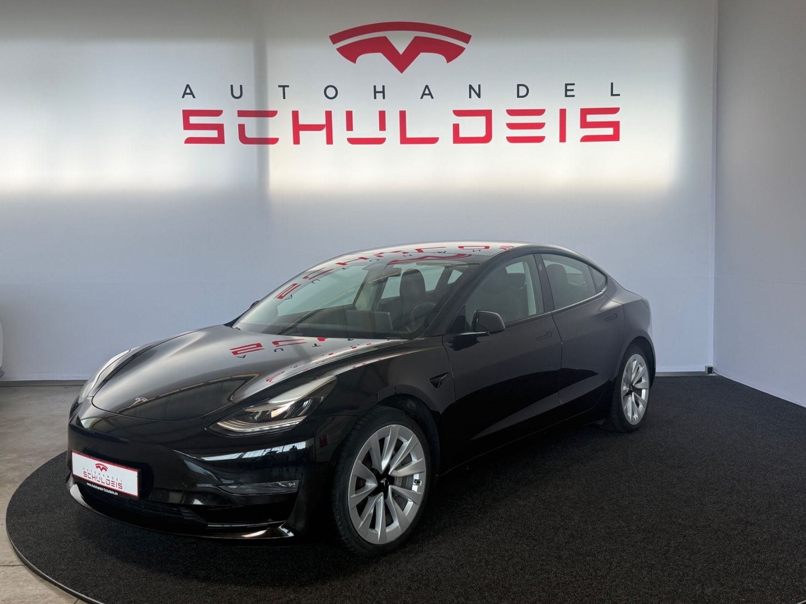 TESLA Model 3 Long-Range Autopilot AHK AWD Wärmepumpe