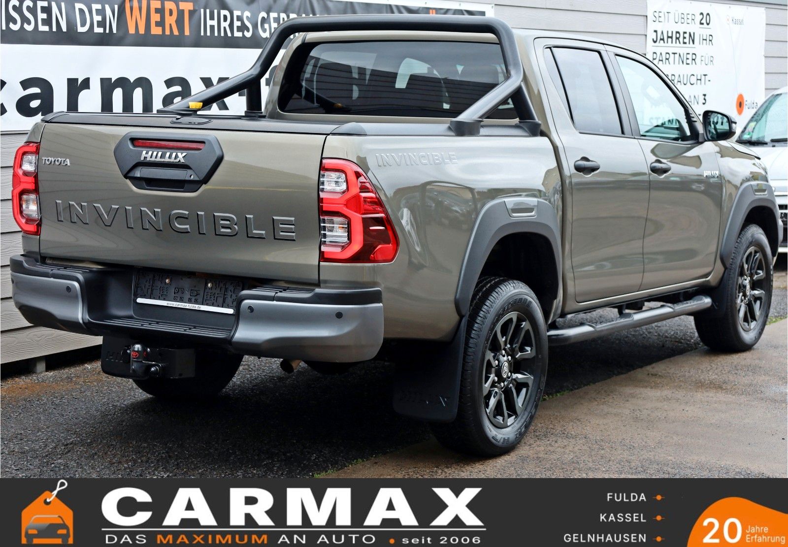 Fahrzeugabbildung Toyota Hilux 2.8 D-4D Invincible,Rollbügel, Rollo , AHK