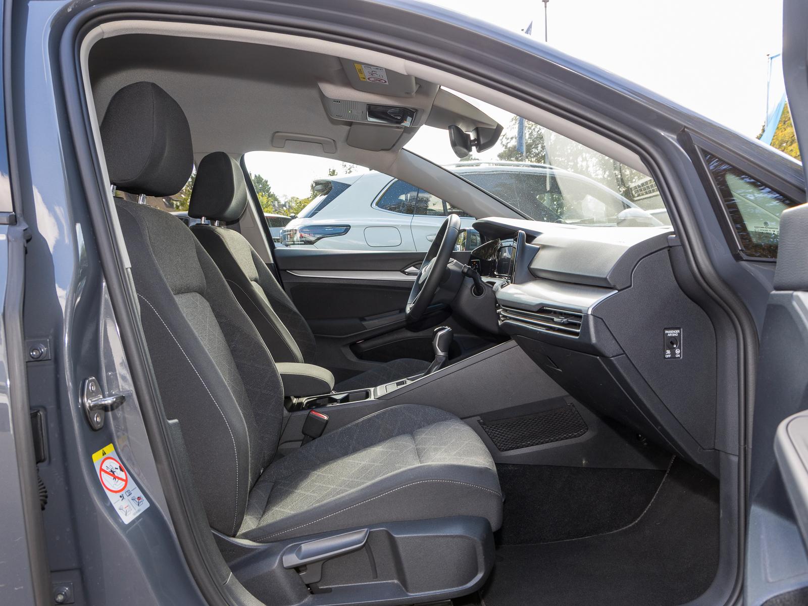 Volkswagen Golf VIII Variant 1.0 TSI LIFE STANDHZG AHK NAVI, миниатюра 3