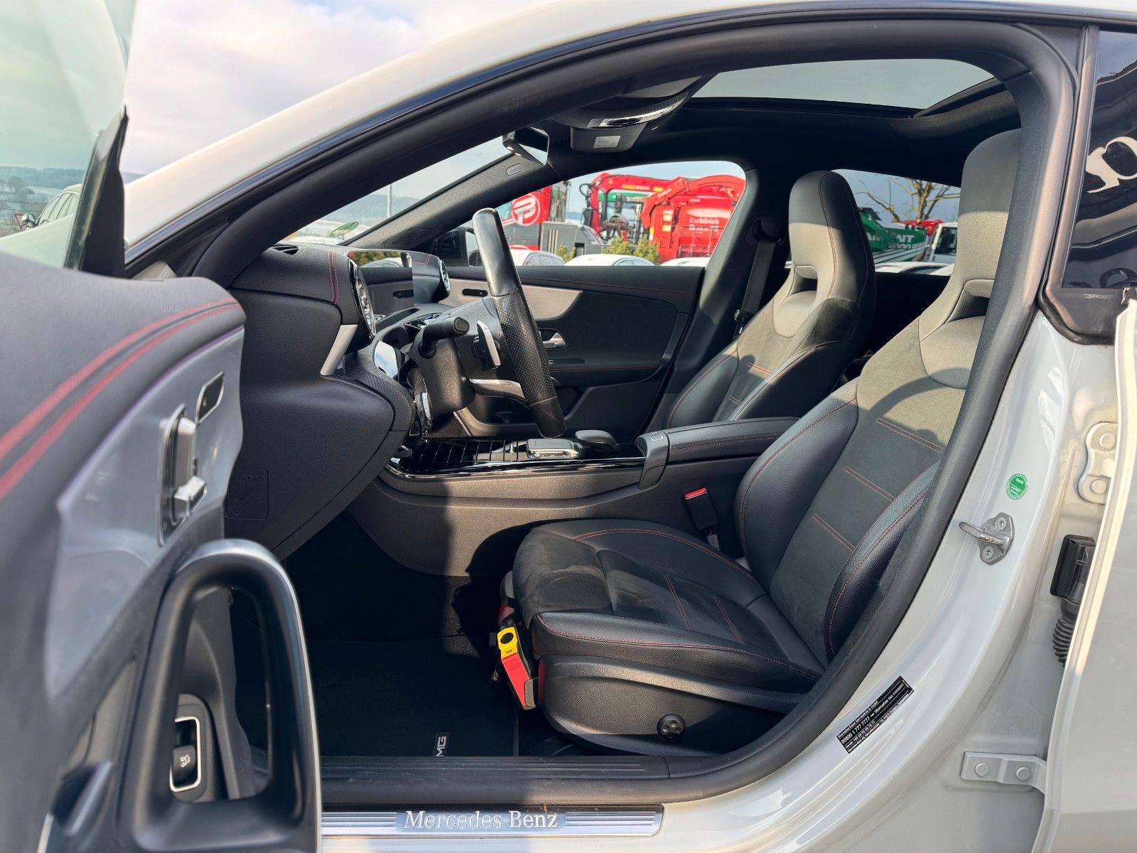 Fahrzeugabbildung Mercedes-Benz CLA 250 4M SB AMG+Pano+AHK+Memory+360+Night