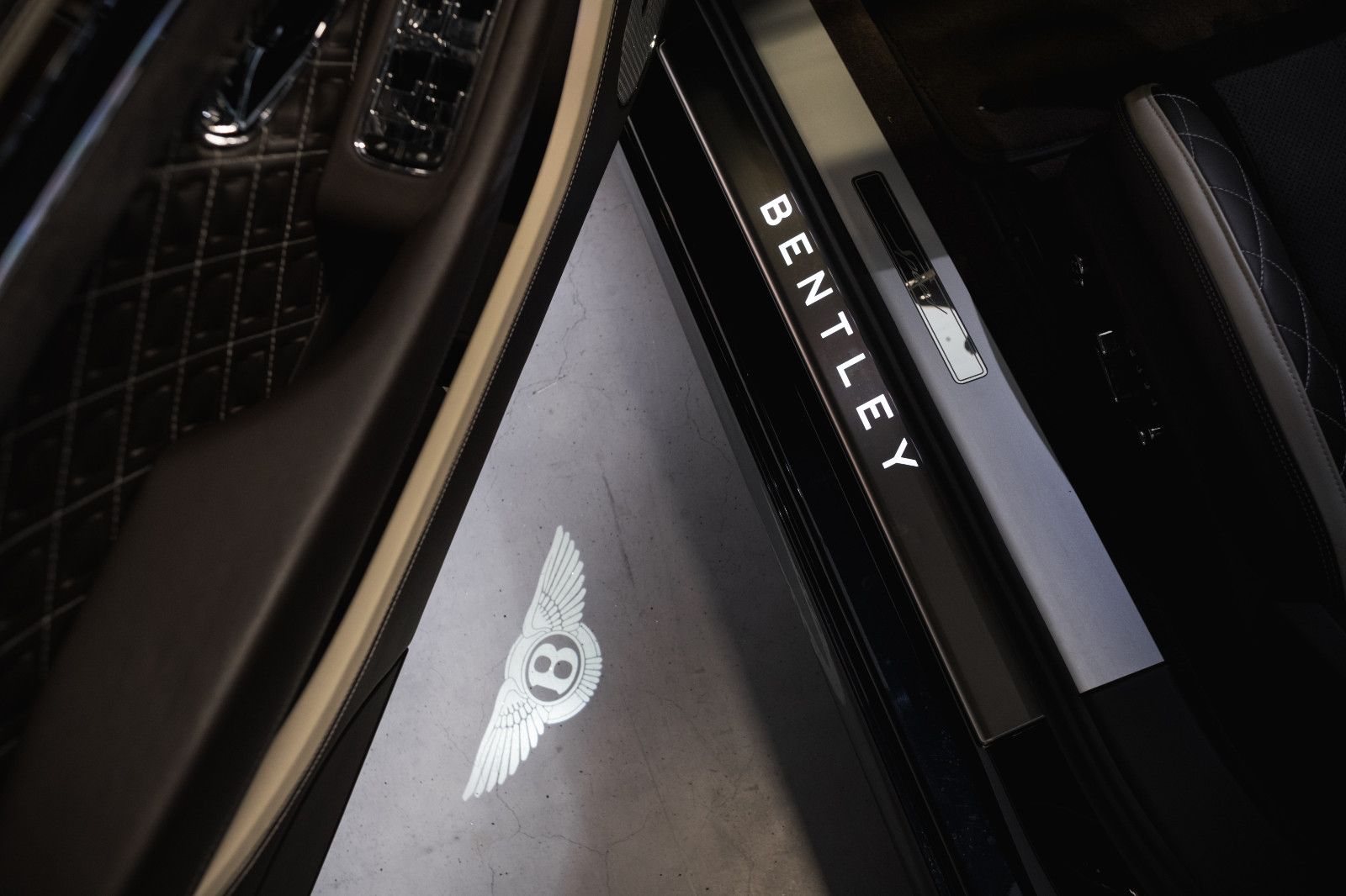 Fahrzeugabbildung Bentley Continental GT 6.0 W12 Speed - B&O - Pano