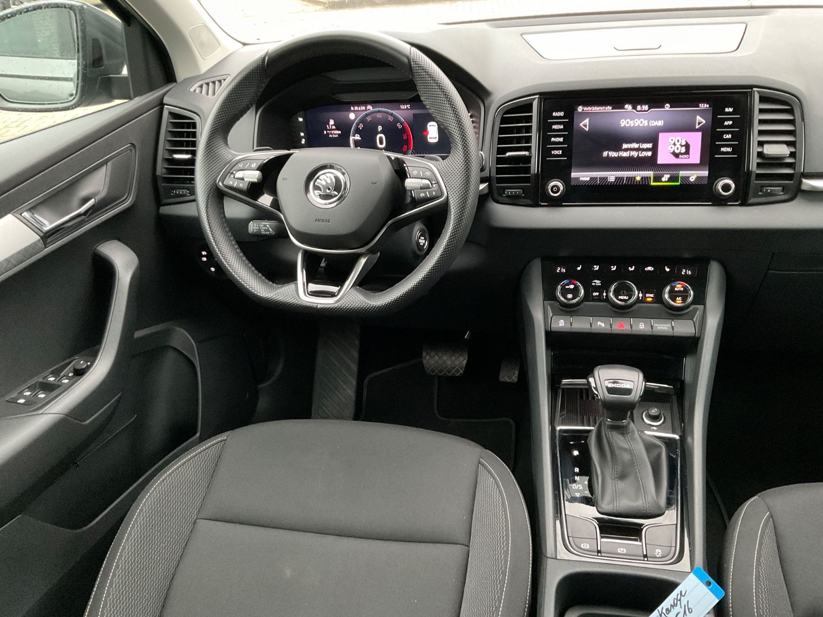 Fahrzeugabbildung SKODA Karoq 1.5l TSI DSG ACC,Kamera,Navi,LED,ACC