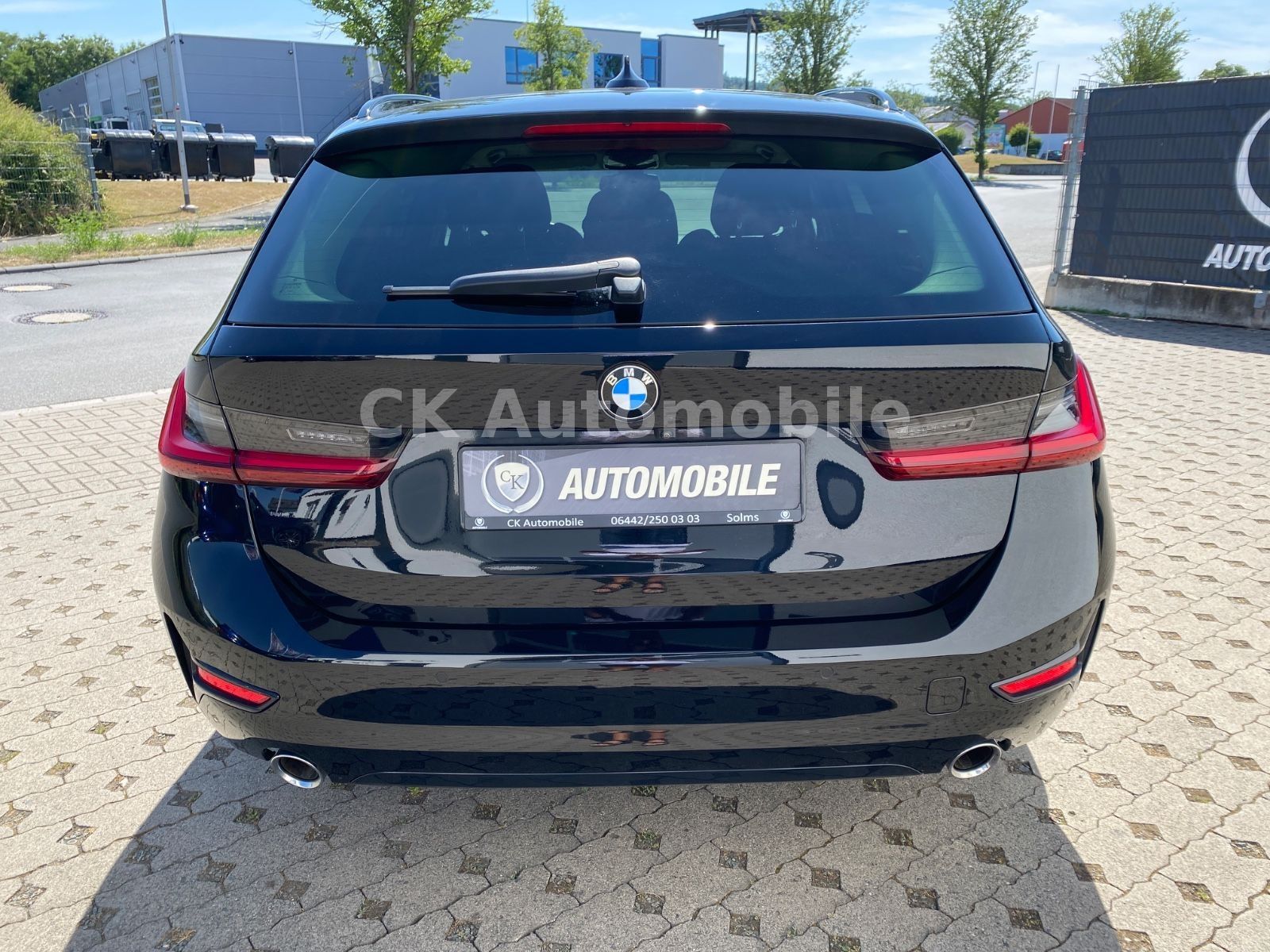 Fahrzeugabbildung BMW 320d xDrive Touring Sport-Line/Laser/Pano/Kamera