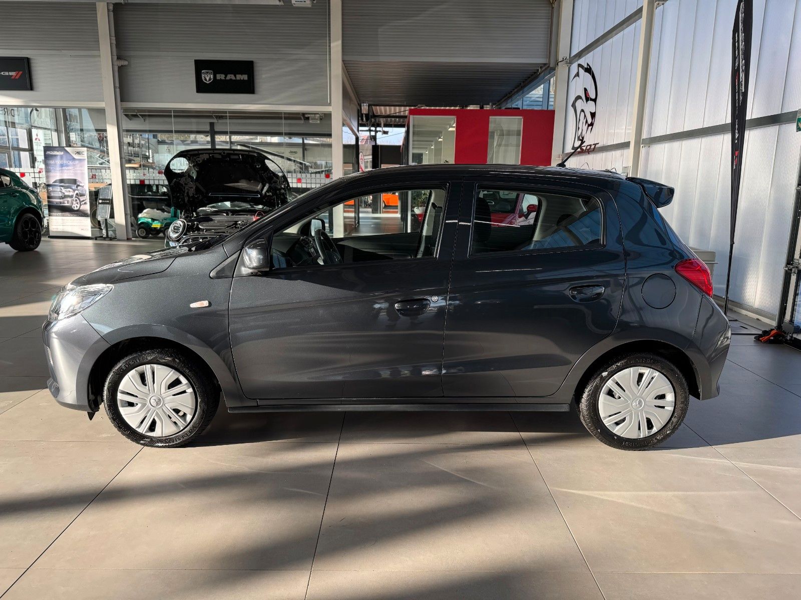 Fahrzeugabbildung Mitsubishi Space Star 1.2 Select "Klima Allwetterreifen"